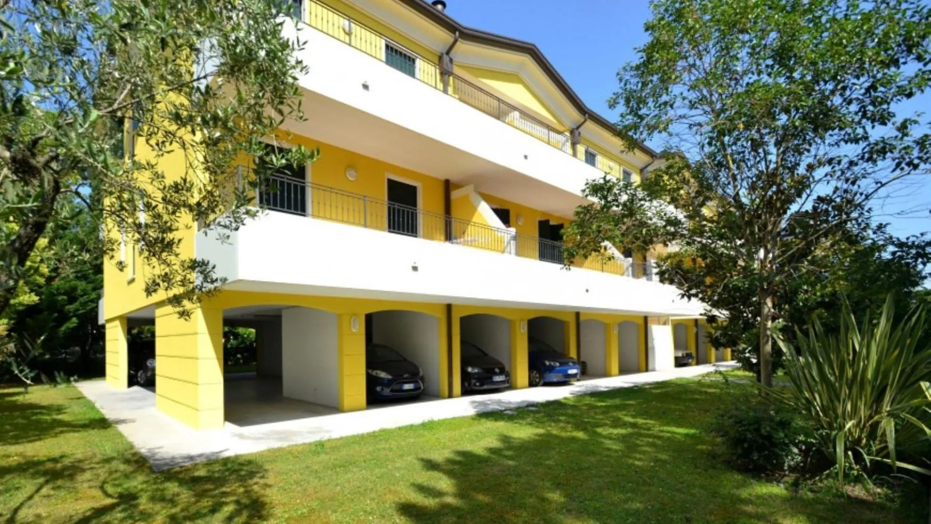 Colourful Flat In The Heart Of Bibione - Beahost Apartment